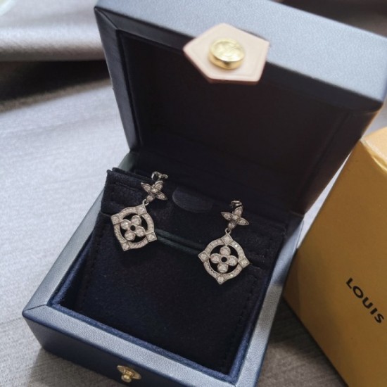 2023SS earrings new stock rare LOUIS VUITTON Louis Vuitton 2023SS earrings new stock rare LOUIS VUITTON Louis Vuitton