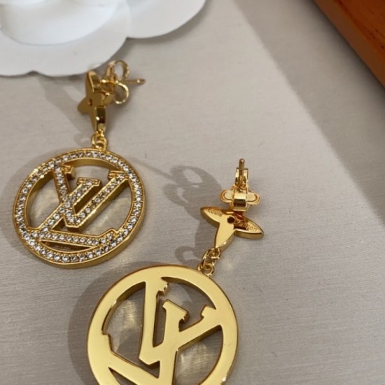 LOUIS VUITTON Louis Vuitton Earrings 2023SS Excellent comfort LOUIS VUITTON Louis Vuitton Earrings 2023SS Excellent comfort
