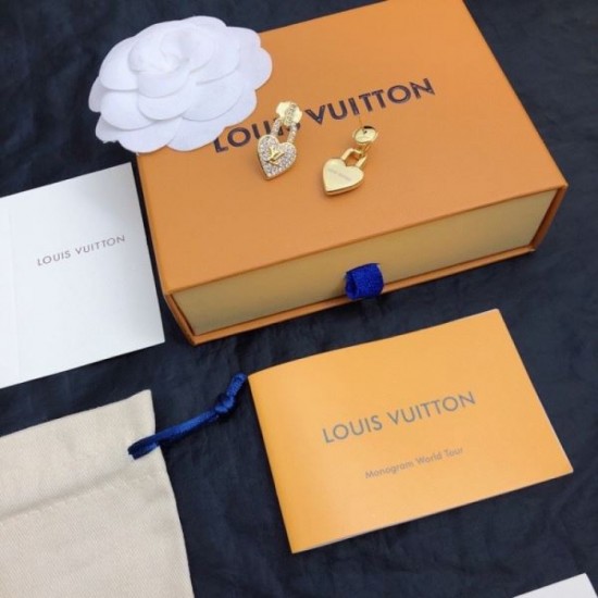 LOUIS VUITTON Adult and elegant 2023FW earrings LOUIS VUITTON Adult and elegant 2023FW earrings
