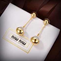 2023FW earrings MIU MIU Miu Miu is very popular during the fall and winter period