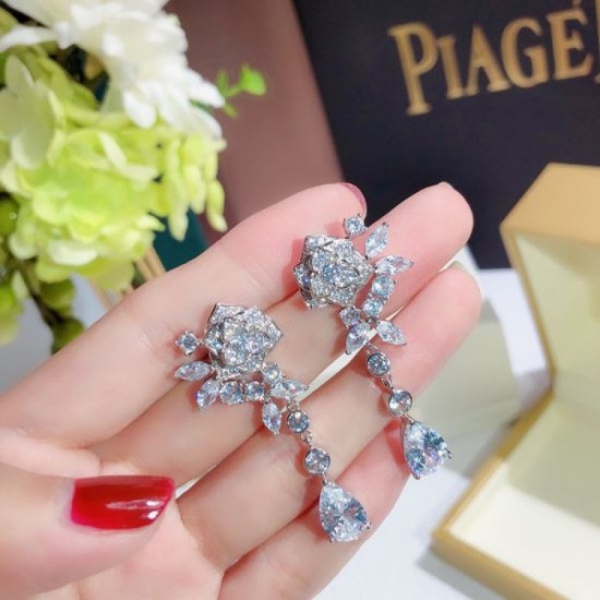 PIAGET 2023FW earrings that allow you to easily enjoy fashion PIAGET 2023FW earrings that allow you to easily enjoy fashion