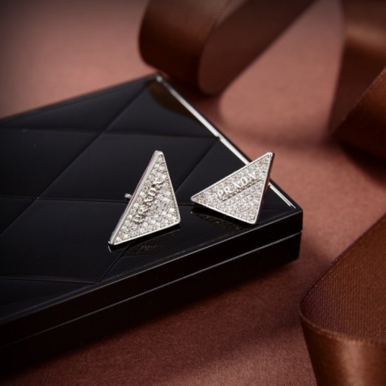 2023SS earrings clean silhouette PRADA Prada 2023SS earrings clean silhouette PRADA Prada