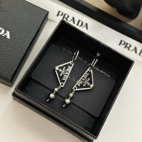2023SS earrings too casual PRADA Prada 2023SS earrings too casual PRADA Prada