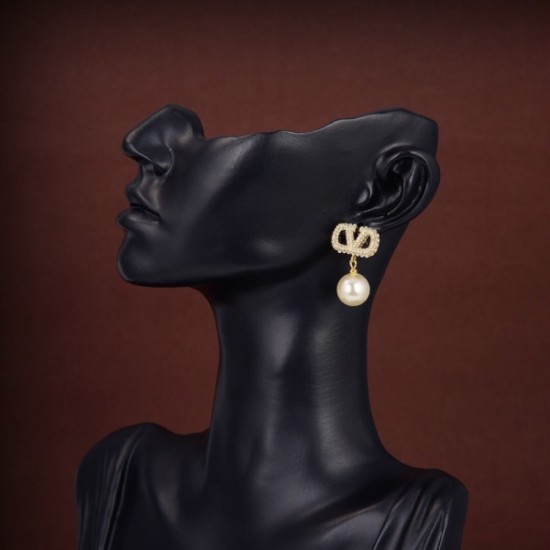 2023SS earrings Scandinavian brand VALENTINO Valentino 2023SS earrings Scandinavian brand VALENTINO Valentino