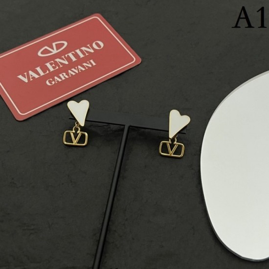 2023SS Earrings Adult and elegant VALENTINO Valentino 2023SS Earrings Adult and elegant VALENTINO Valentino