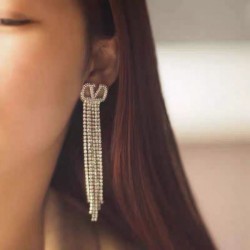 2023FW Earrings VALENTINO The Valentino boom is heating up again