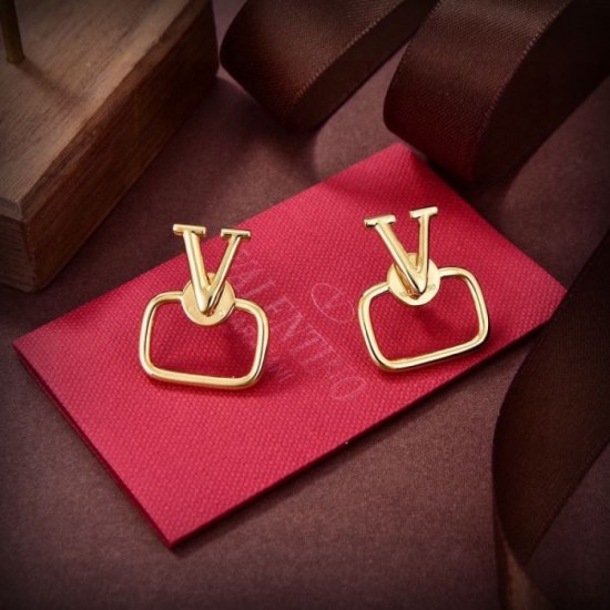 VALENTINO Very difficult to obtain 2023FW earrings VALENTINO Very difficult to obtain 2023FW earrings