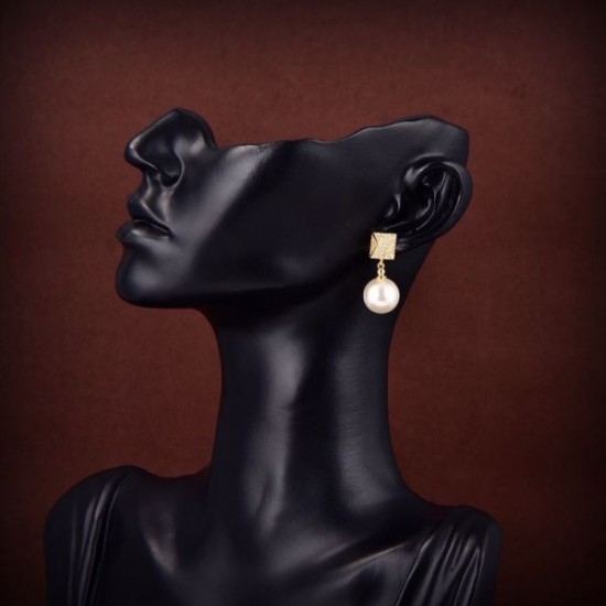 VALENTINO Rising in popularity 2023FW earrings VALENTINO Rising in popularity 2023FW earrings