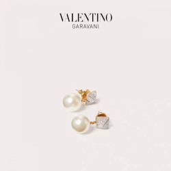 VALENTINO Rising in popularity 2023FW earrings