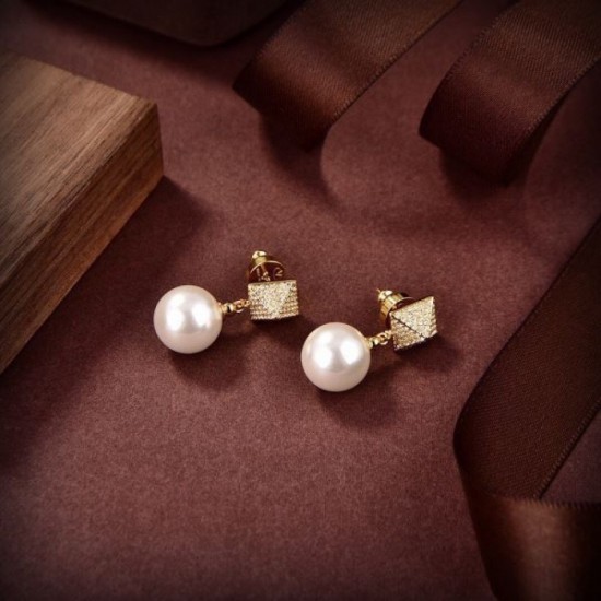 VALENTINO Rising in popularity 2023FW earrings VALENTINO Rising in popularity 2023FW earrings
