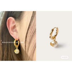 VALENTINO Long-awaited product 2023FW earrings