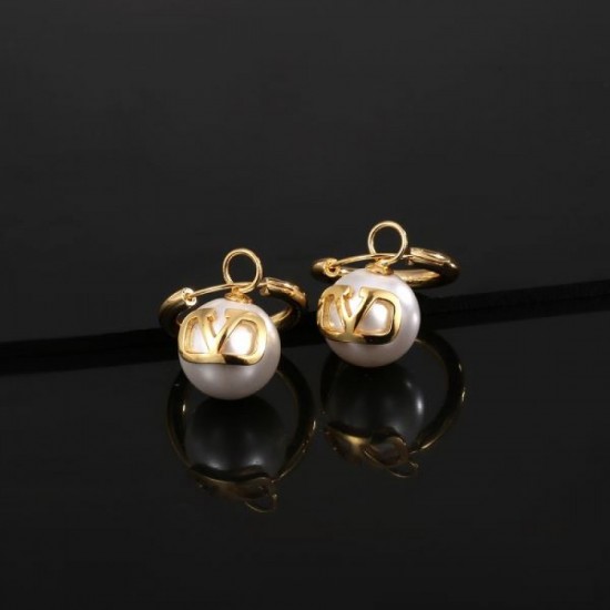 VALENTINO Long-awaited product 2023FW earrings VALENTINO Long-awaited product 2023FW earrings