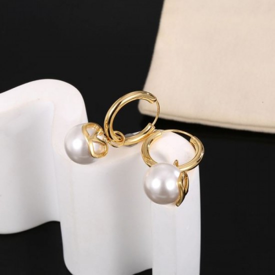 VALENTINO Long-awaited product 2023FW earrings VALENTINO Long-awaited product 2023FW earrings