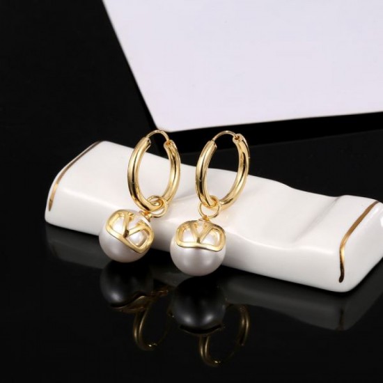 VALENTINO Long-awaited product 2023FW earrings VALENTINO Long-awaited product 2023FW earrings