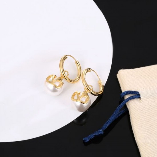VALENTINO Long-awaited product 2023FW earrings VALENTINO Long-awaited product 2023FW earrings