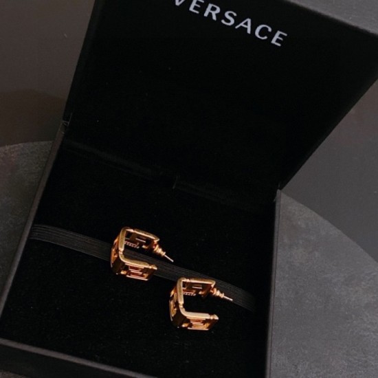 2023SS Earrings This spring favorite VERSACE Versace 2023SS Earrings This spring favorite VERSACE Versace