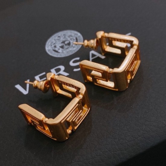 2023SS Earrings This spring favorite VERSACE Versace 2023SS Earrings This spring favorite VERSACE Versace