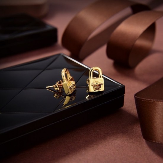 VERSACE Versace Earrings 2023SS Featured Points VERSACE Versace Earrings 2023SS Featured Points