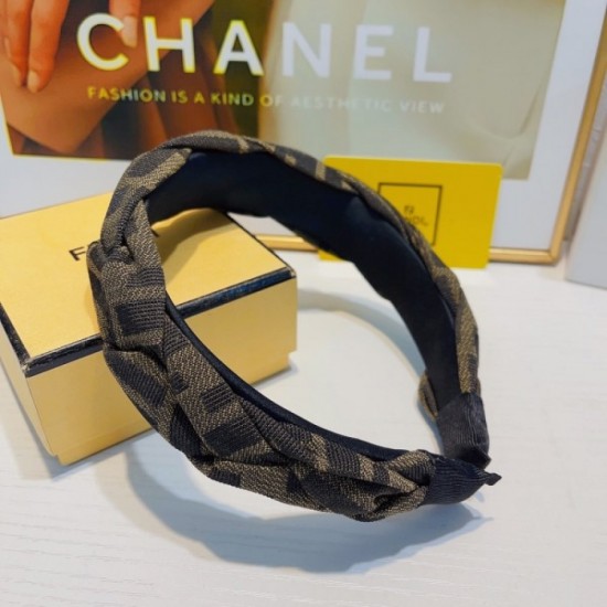 2023SS hair ornament New FENDI Fendi following the previous season 2023SS hair ornament New FENDI Fendi following the previous season