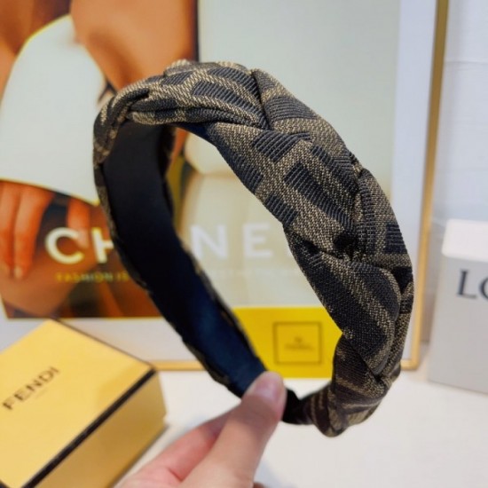 2023SS hair ornament New FENDI Fendi following the previous season 2023SS hair ornament New FENDI Fendi following the previous season