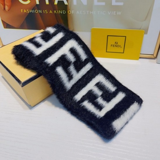 2023SS hair ornament FENDI FENDI which can enjoy fashion casually 2023SS hair ornament FENDI FENDI which can enjoy fashion casually