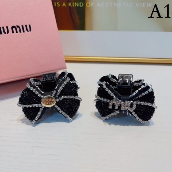 2023SS hair ornament Unique item that becomes the main character MIU MIU 2023SS hair ornament Unique item that becomes the main character MIU MIU