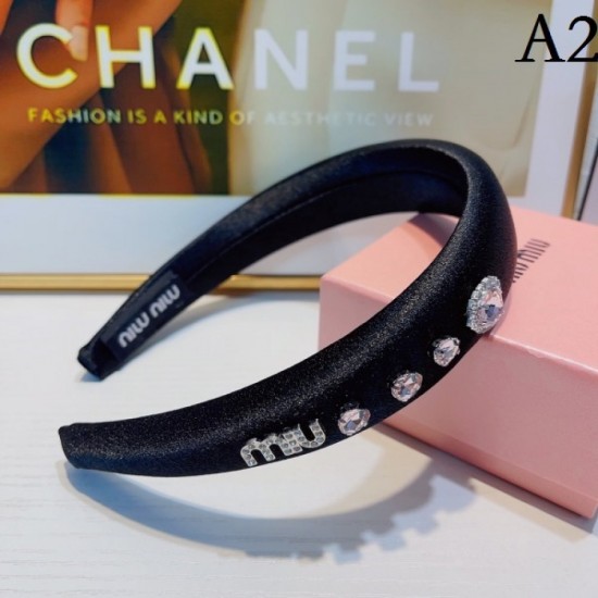 2023SS hair ornament A must-have item for fashion people MIU MIU 2023SS hair ornament A must-have item for fashion people MIU MIU