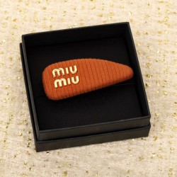 MIU MIU This year's big trend 2023FW hair ornament