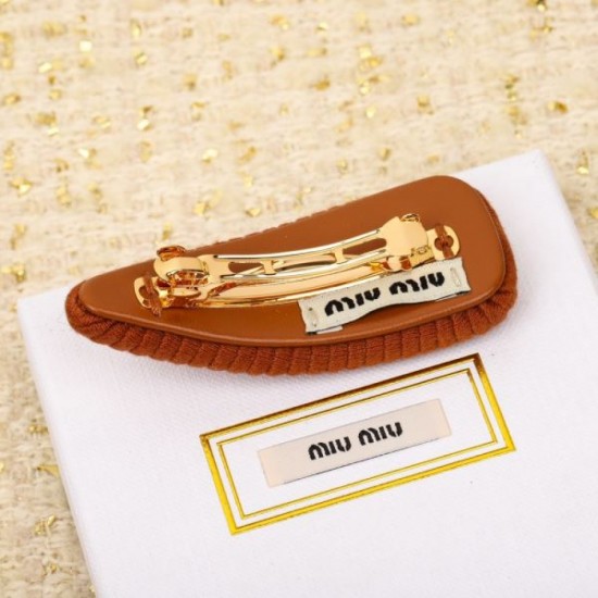 MIU MIU This year's big trend 2023FW hair ornament MIU MIU This year's big trend 2023FW hair ornament