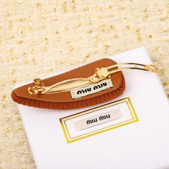 MIU MIU This year's big trend 2023FW hair ornament MIU MIU This year's big trend 2023FW hair ornament