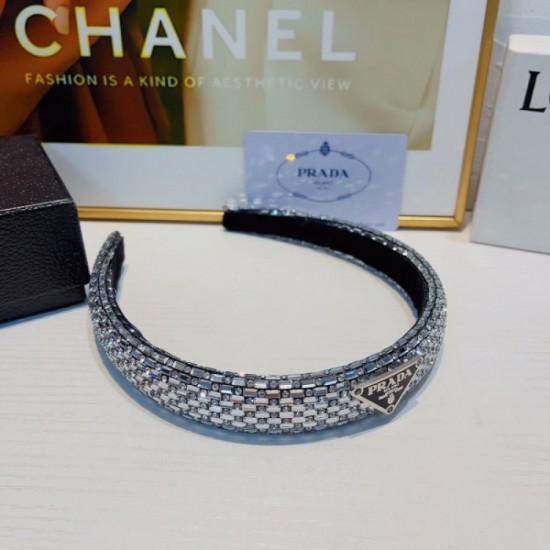 2023SS hair ornament PRADA Prada with the impression of a fashionable senior 2023SS hair ornament PRADA Prada with the impression of a fashionable senior