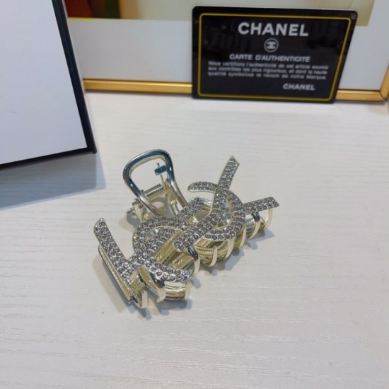 2023SS hair ornament super rare item YSL Yves Saint Laurent 2023SS hair ornament super rare item YSL Yves Saint Laurent