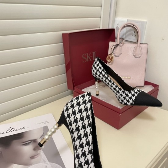 CHANEL Chanel pumps 2023AW The range of fashion spreads CHANEL Chanel pumps 2023AW The range of fashion spreads
