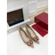 VALENTINO Valentino pumps 2023AW trend color VALENTINO Valentino pumps 2023AW trend color