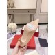 VALENTINO Valentino pumps 2023AW I want to pay particular attention VALENTINO Valentino pumps 2023AW I want to pay particular attention