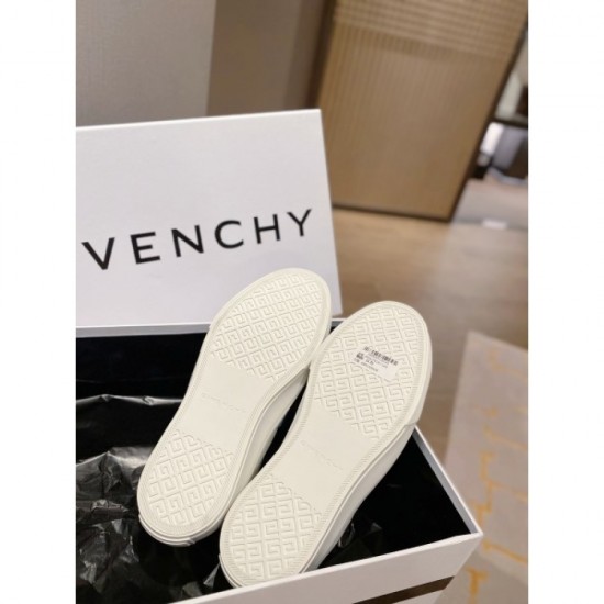 GIVENCHY Givenchy casual shoes 2023AW Must be sold out ☆ As soon as possible GIVENCHY Givenchy casual shoes 2023AW Must be sold out ☆ As soon as possible