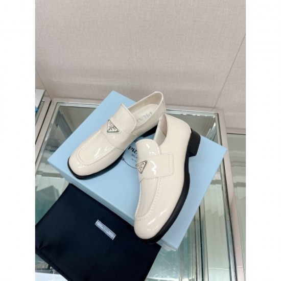I want to buy more this year! Casual shoes 2023SS PRADA Prada I want to buy more this year! Casual shoes 2023SS PRADA Prada