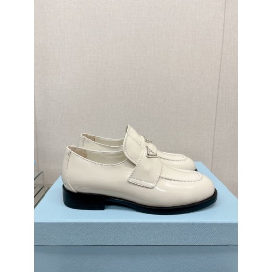 I want to buy more this year! Casual shoes 2023SS PRADA Prada I want to buy more this year! Casual shoes 2023SS PRADA Prada