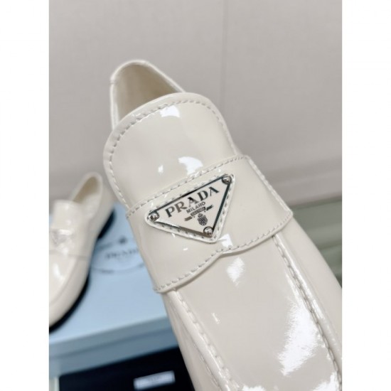 I want to buy more this year! Casual shoes 2023SS PRADA Prada I want to buy more this year! Casual shoes 2023SS PRADA Prada