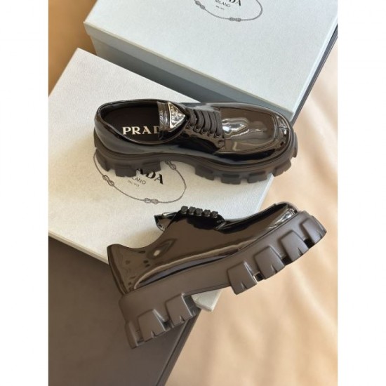 PRADA Prada 2023FW casual shoes that exude a mature impression PRADA Prada 2023FW casual shoes that exude a mature impression