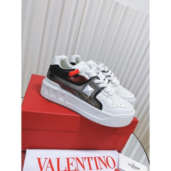 Popular casual shoes 2023SS VALENTINO Valentino this year Popular casual shoes 2023SS VALENTINO Valentino this year