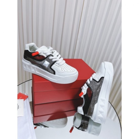 Popular casual shoes 2023SS VALENTINO Valentino this year Popular casual shoes 2023SS VALENTINO Valentino this year