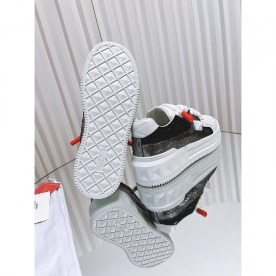 Popular casual shoes 2023SS VALENTINO Valentino this year Popular casual shoes 2023SS VALENTINO Valentino this year