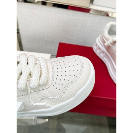 Popular overseas casual shoes 2023FW VALENTINO Popular overseas casual shoes 2023FW VALENTINO