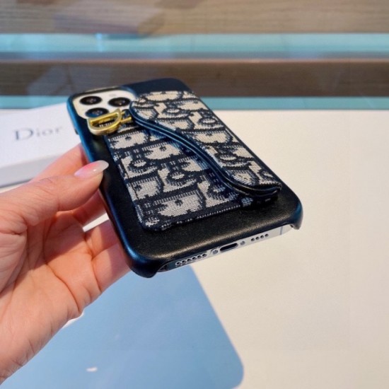 A feeling of fashion is a perfect score iphone carrying case 2023SS DIOR Dior A feeling of fashion is a perfect score iphone carrying case 2023SS DIOR Dior