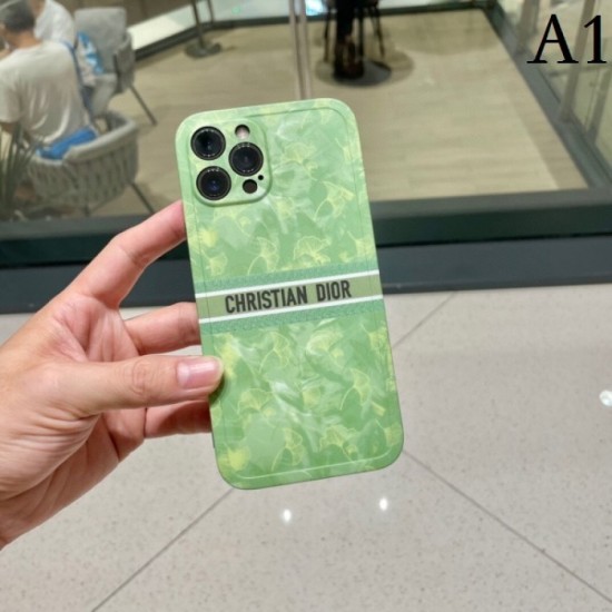 A feeling of fashion is a perfect score iphone carrying case 2023SS DIOR Dior A feeling of fashion is a perfect score iphone carrying case 2023SS DIOR Dior