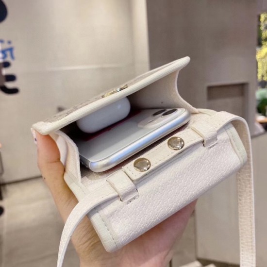 cool impression iphone mobile case 2023SS GUCCI Gucci cool impression iphone mobile case 2023SS GUCCI Gucci