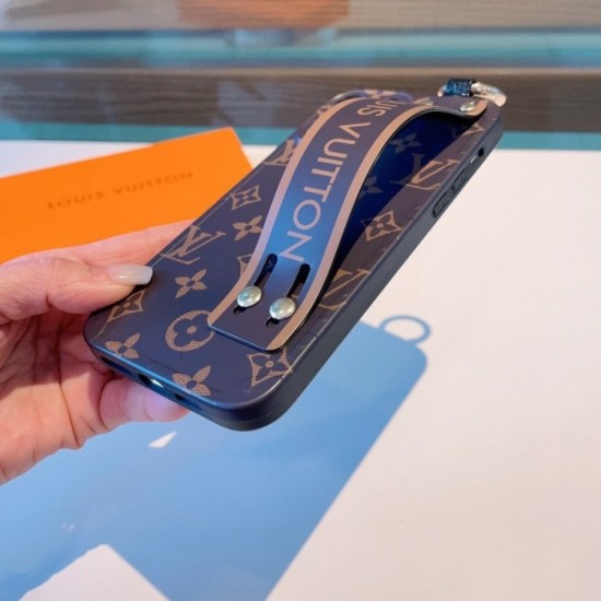 2023SS LOUIS VUITTON Louis Vuitton iphone mobile case not yet arrived in Japan 2023SS LOUIS VUITTON Louis Vuitton iphone mobile case not yet arrived in Japan
