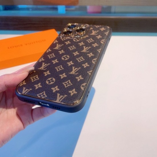 Seasonal item iPhone mobile case 2023SS LOUIS VUITTON Louis Vuitton Seasonal item iPhone mobile case 2023SS LOUIS VUITTON Louis Vuitton