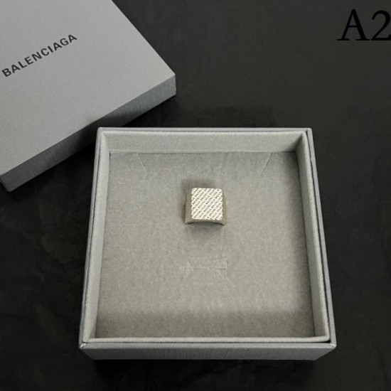 BALENCIAGA Balenciaga Ring 2023SS Items also published in magazines BALENCIAGA Balenciaga Ring 2023SS Items also published in magazines